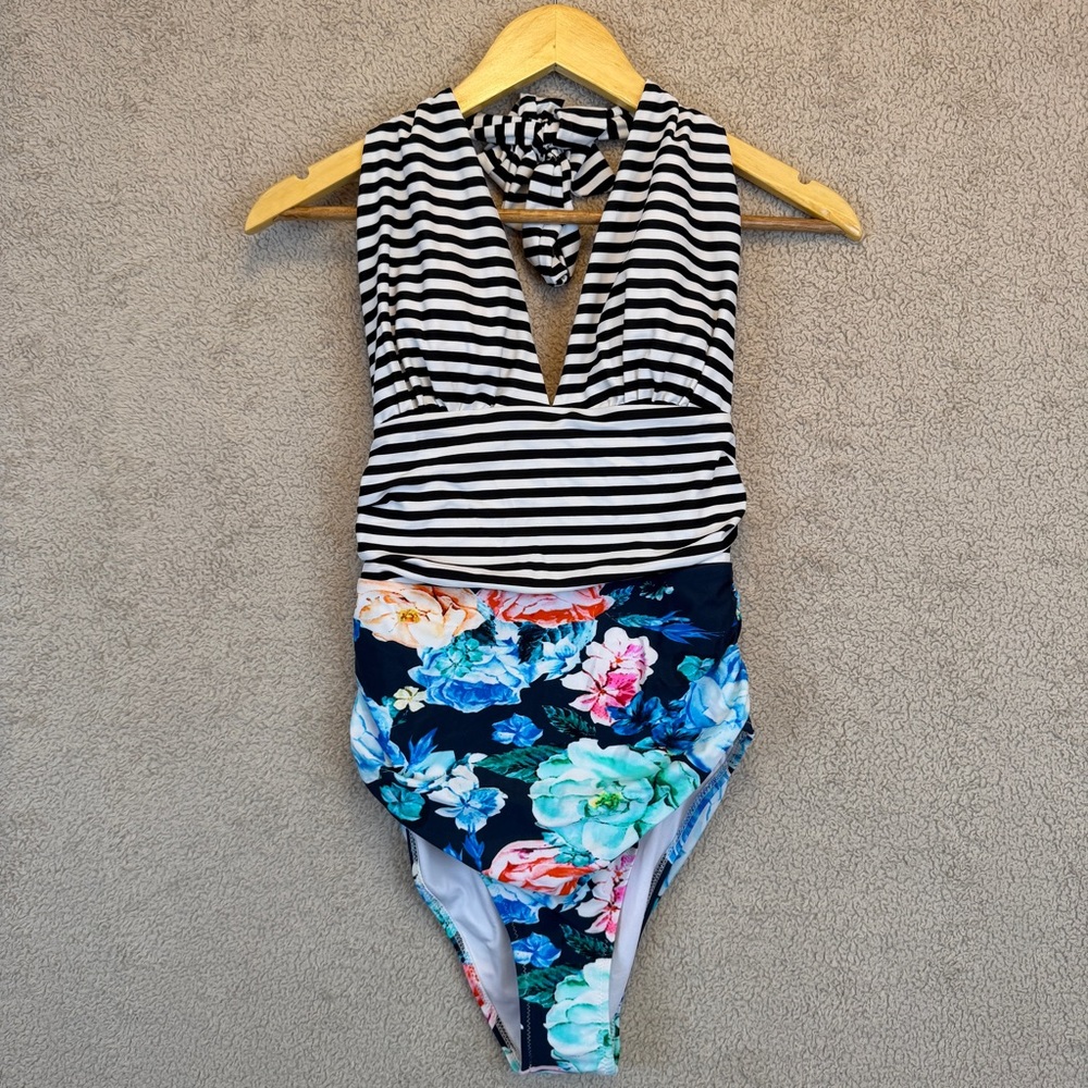 NWT Cupshe One Piece Swimsuit Plunge Halter Floral Black & White Striped M